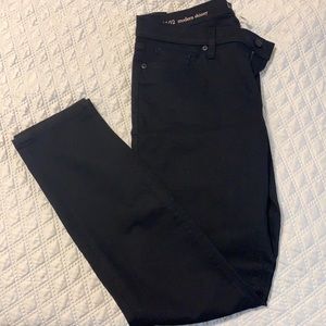 LOFT NWT never worn modern skinny jeans